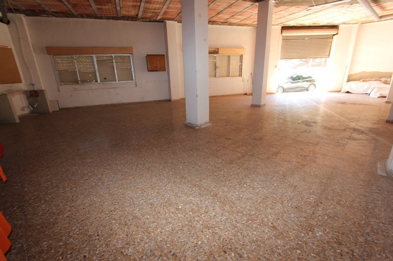 Propiedad comercial en Guardamar del Segura, Alicante, España 200 m2 No. 183928