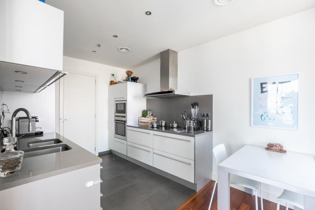 Dzīvoklis Barcelona, Spānijā 3 istabas,  Nr. 140944