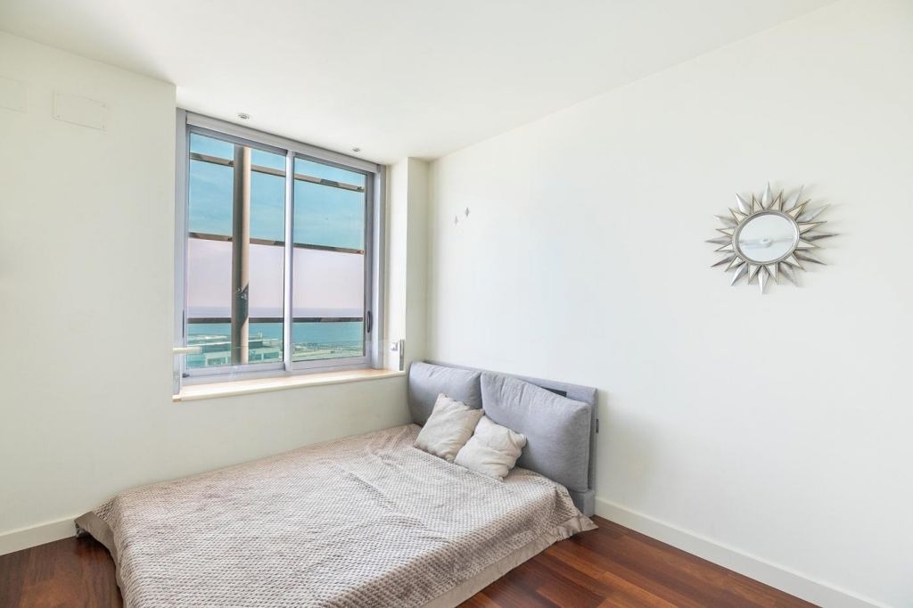 Dzīvoklis Barcelona, Spānijā 3 istabas,  Nr. 140944