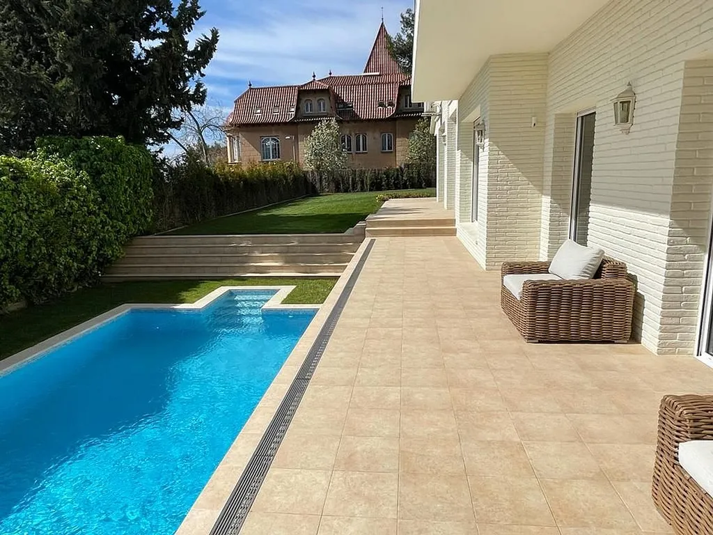 Talo Barcelona, Espanja 5 makuuhuonetta, 511 m2 No. 140946
