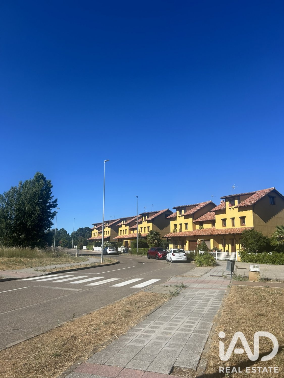 Land plot in Valverde de la Virgen, Leon, Spain 543 sq.m. No. 188035
