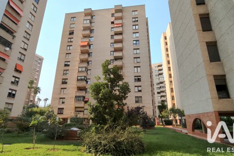 Apartament w Castellon de la Plana, Castellon, Hiszpania 5 sypialni, 189 mkw. nr 188040