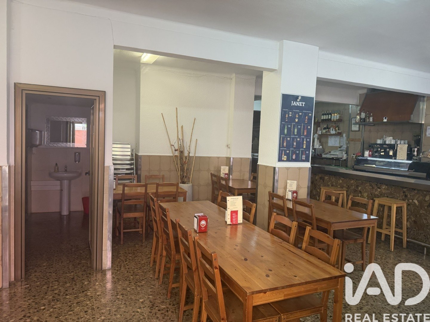 Cafe / restaurant in El Prat de Llobregat, Barcelona, Spain 120 sq.m. No. 188038