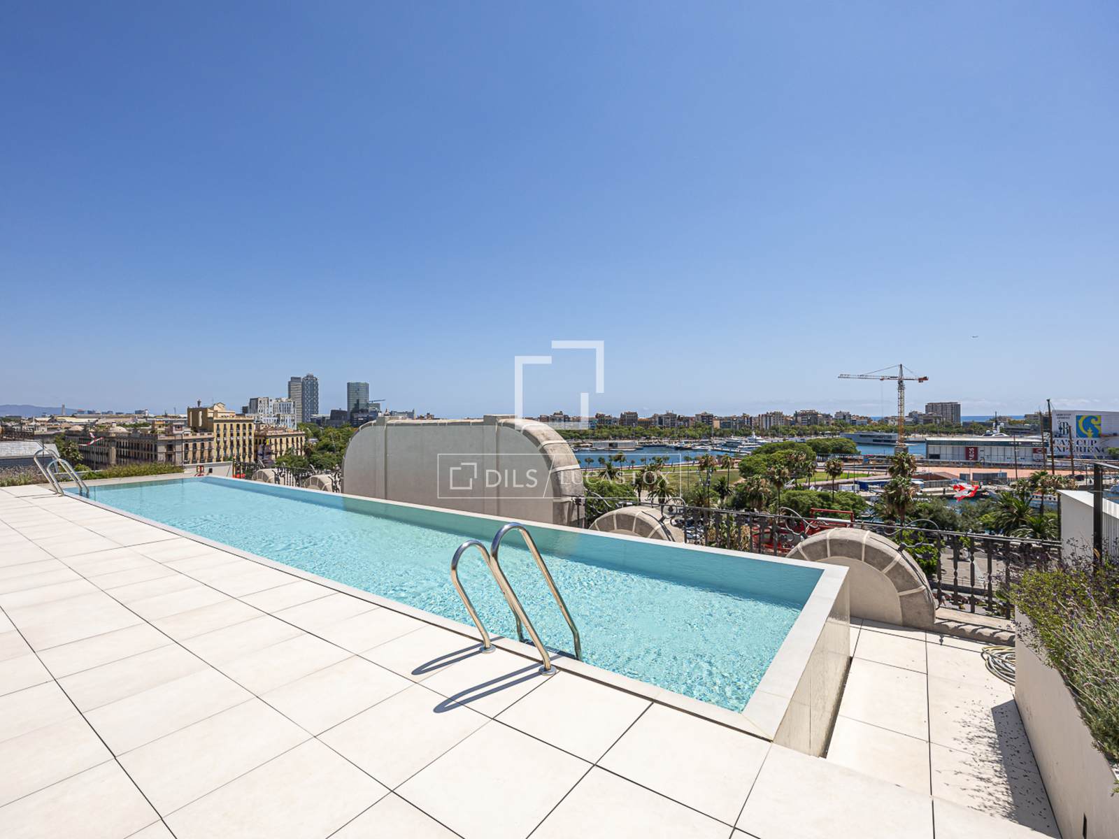 Apartamento en Barcelona, España 3 dormitorios, 182 m2 No. 150850