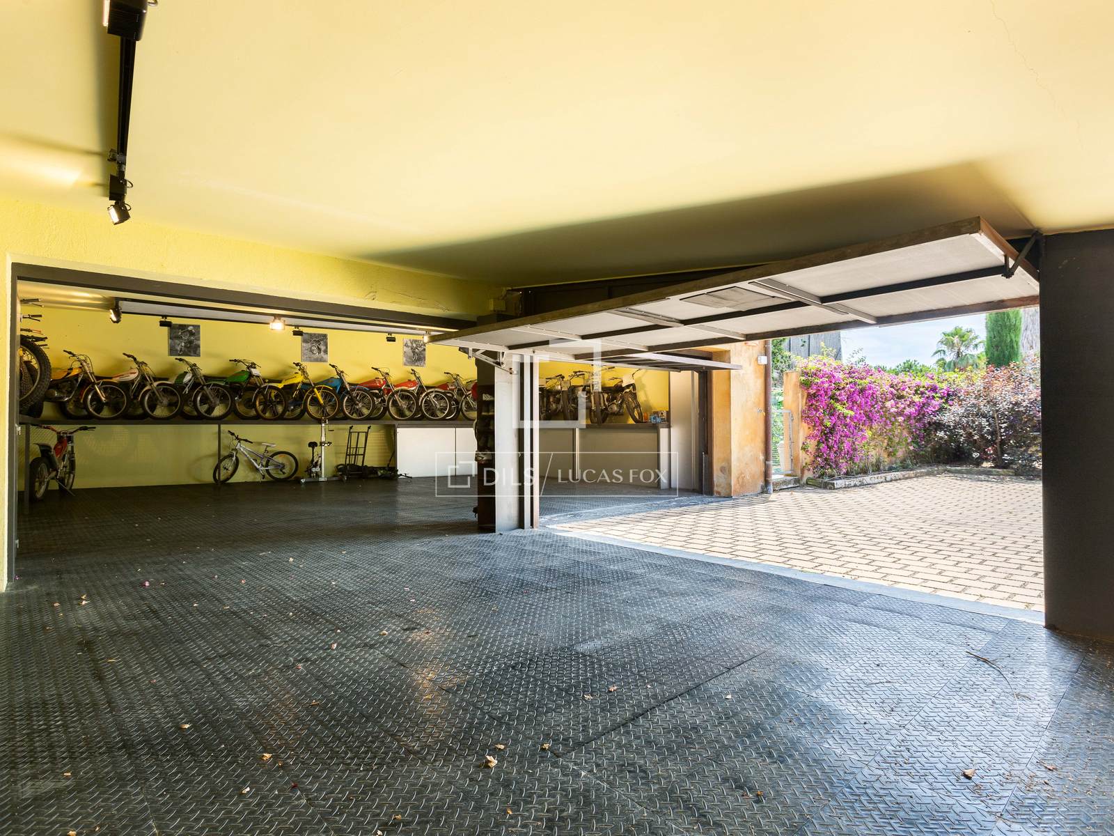 Villa in Sant Vicenc De Montalt, Barcelona, Spanien 6 Schlafzimmer, 738 m2 Nr. 150847