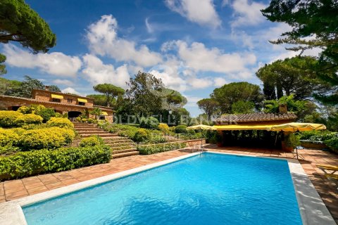 Māja Caldes de Malavella, Girona, Spānijā 5 istabas, 500 m2 Nr. 158209