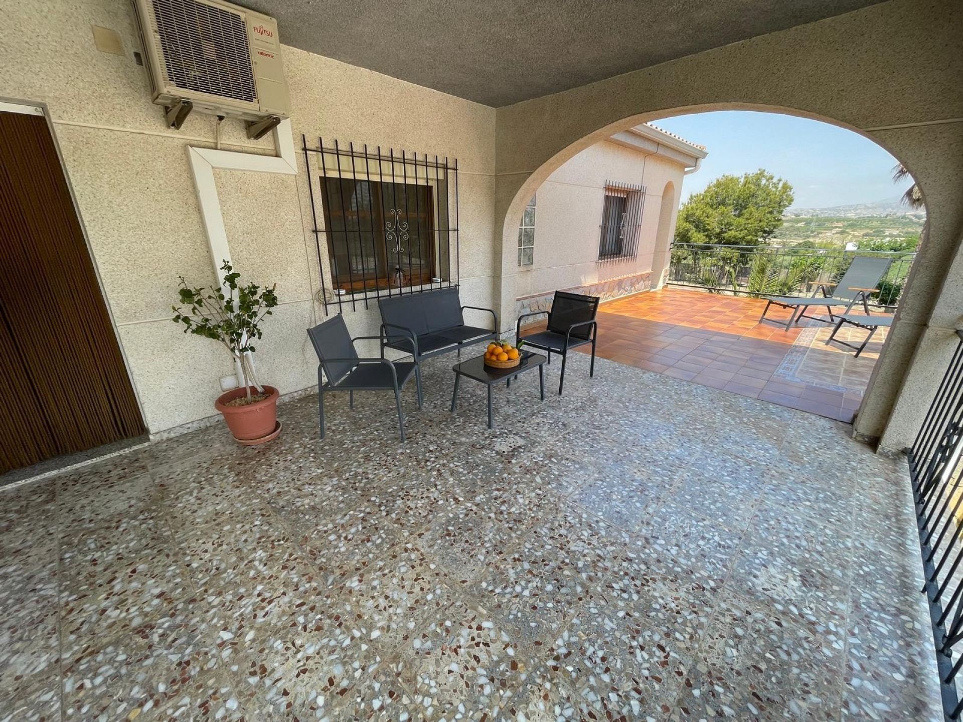 Villa a Alicante, Spagna 5 camere da letto, 130 mq. N° 168423