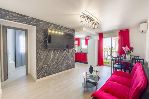 Apartment in Torrevieja, Alicante, Spain 3 bedrooms, 75 sq.m. No. 196181