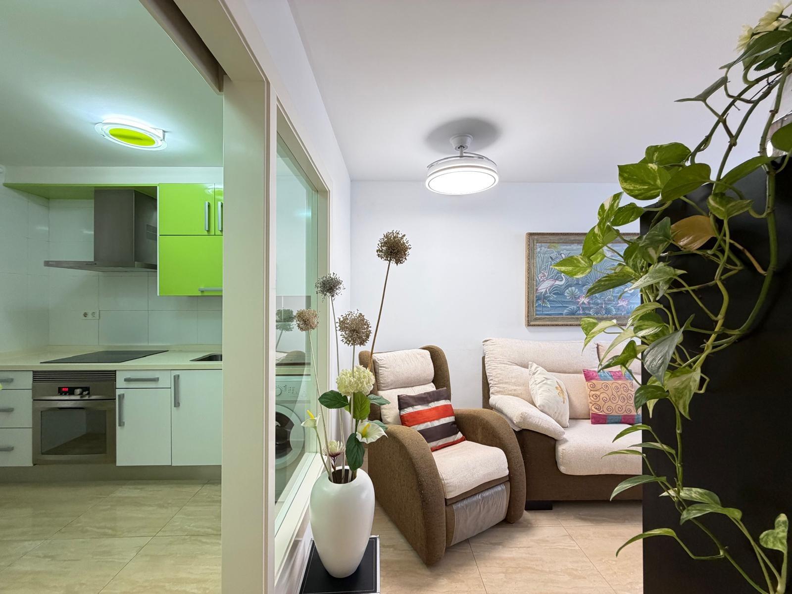 Apartment in Torrevieja, Alicante, Spain 2 bedrooms, 54 sq.m. No. 196182