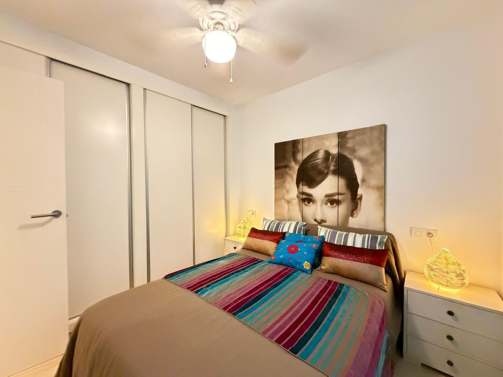 Apartment in Torrevieja, Alicante, Spain 2 bedrooms, 54 sq.m. No. 196182
