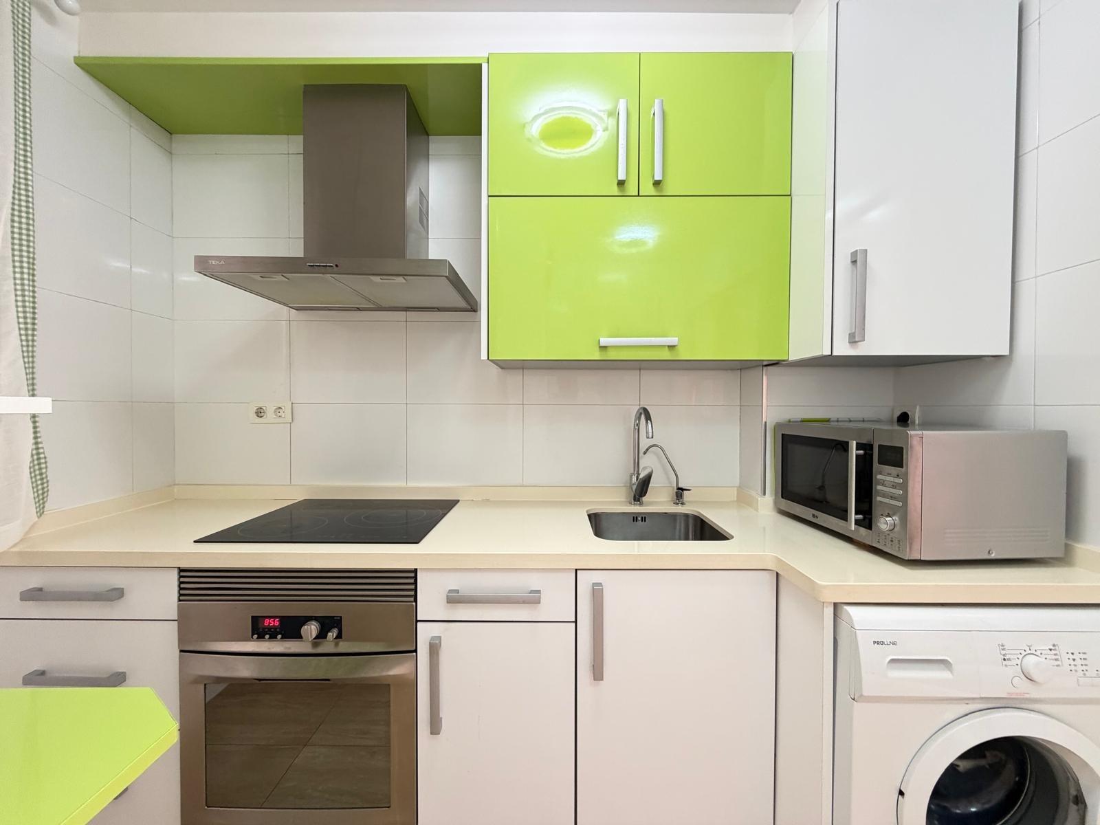 Apartment in Torrevieja, Alicante, Spain 2 bedrooms, 54 sq.m. No. 196182