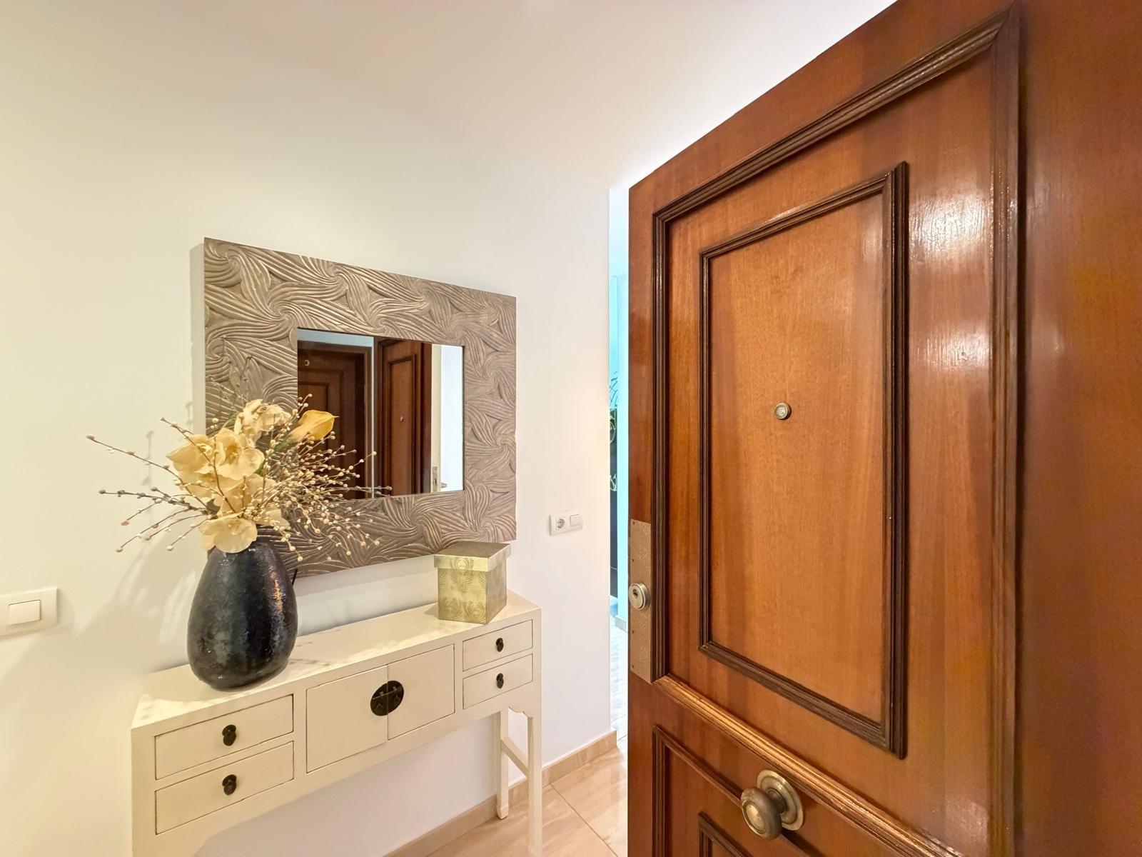 Apartment in Torrevieja, Alicante, Spain 2 bedrooms, 54 sq.m. No. 196182