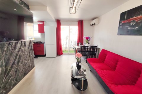 Apartment in Torrevieja, Alicante, Spain 3 bedrooms, 75 sq.m. No. 196177
