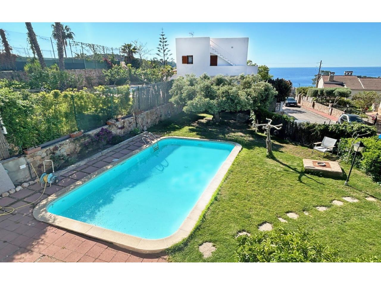 Dom w Lloret de Mar, Girona, Hiszpania 4 sypialnie,  nr 140821