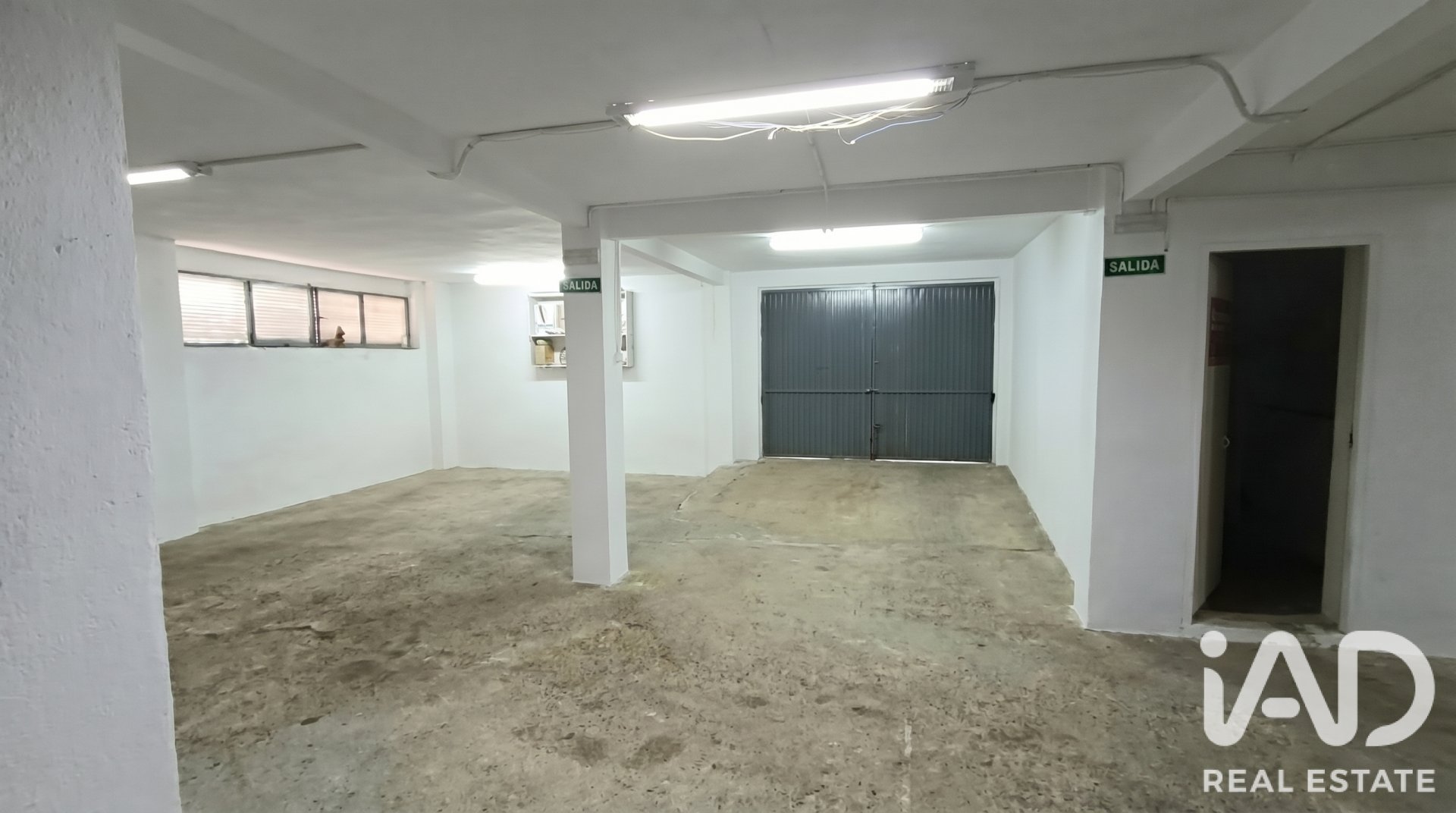 Garage i Madrid, Spanien 207 kvm. Nr. 187788