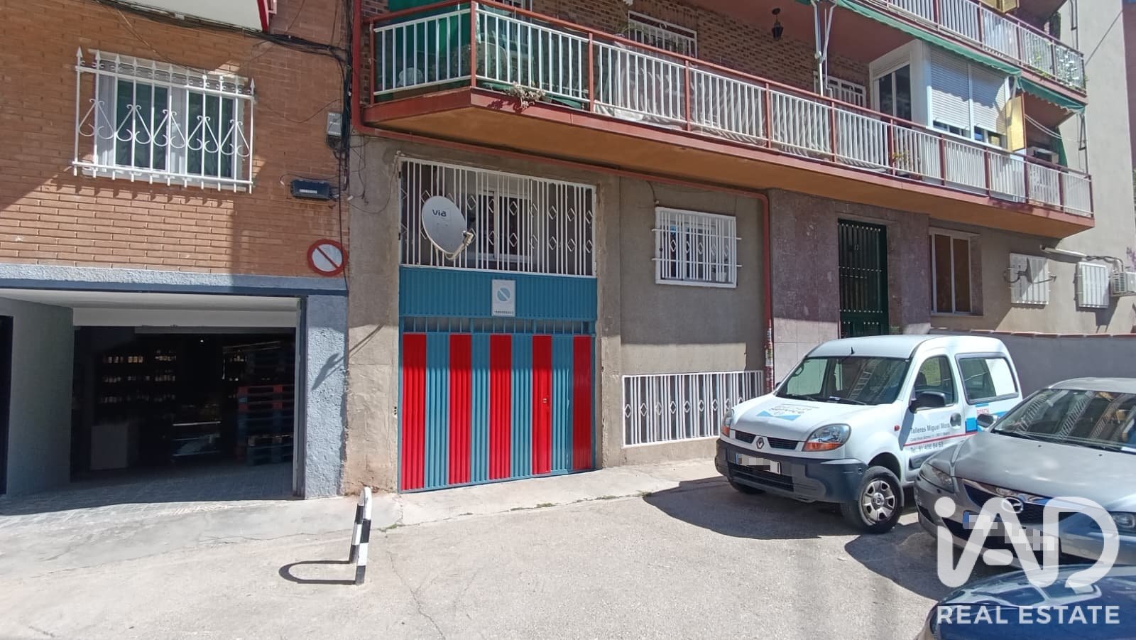 Garage i Madrid, Spanien 207 kvm. Nr. 187788