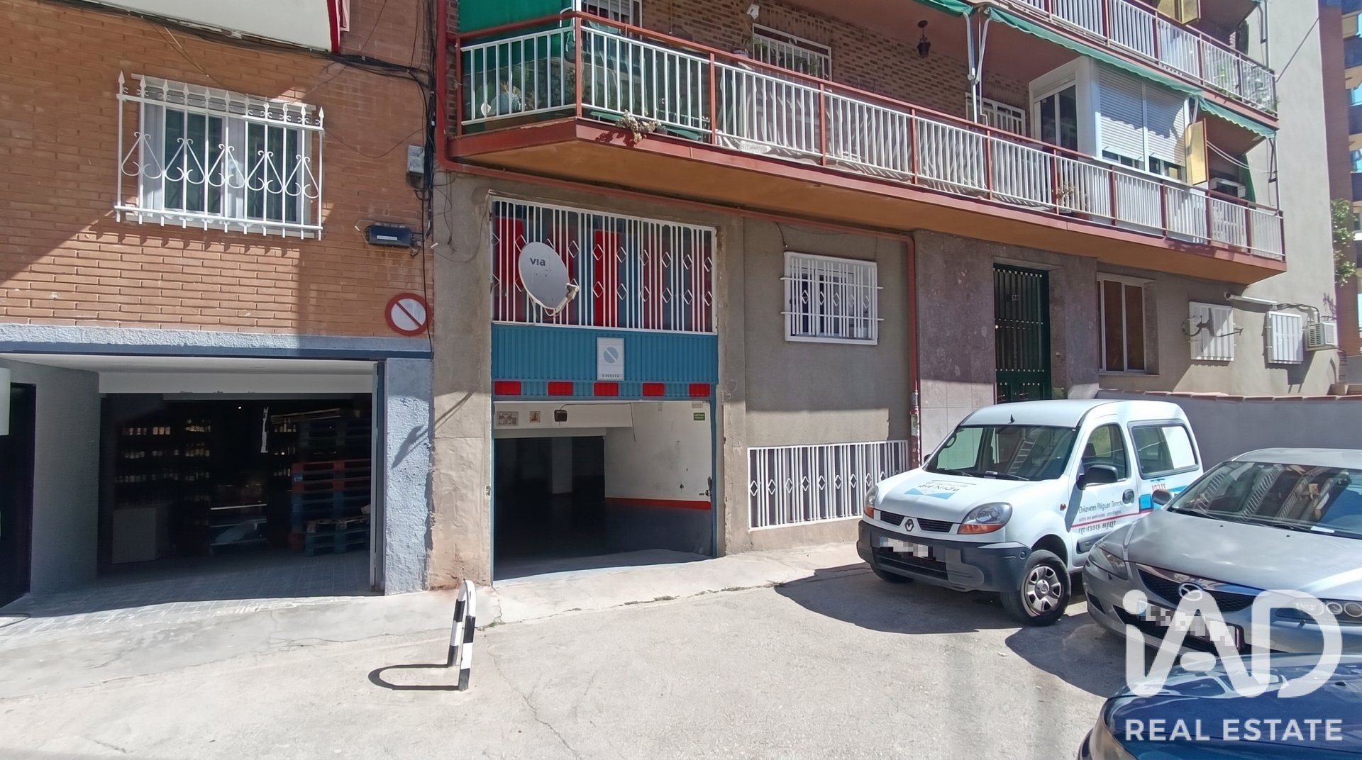 Garage i Madrid, Spanien 207 kvm. Nr. 187788