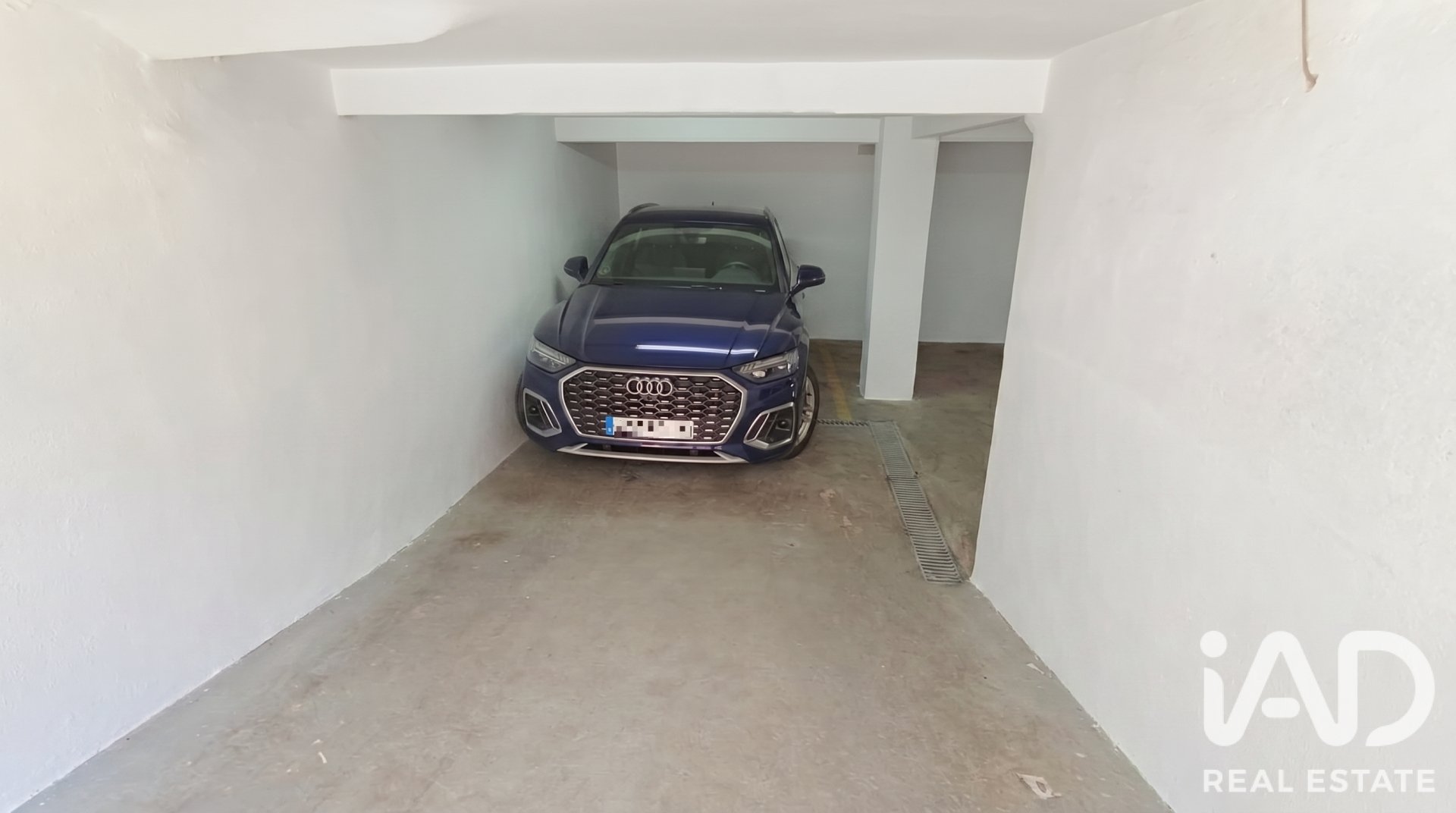 Garage i Madrid, Spanien 207 kvm. Nr. 187788