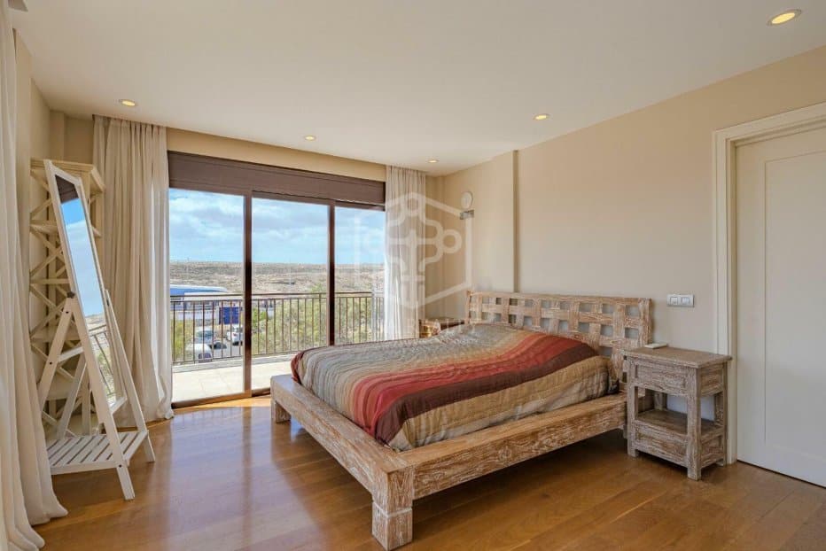 Villa in El Medano, Tenerife, Spanien 6 Schlafzimmer, 440 m2 Nr. 195647