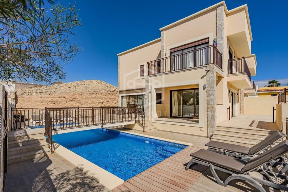 Villa in El Medano, Tenerife, Spanien 6 Schlafzimmer, 440 m2 Nr. 195647