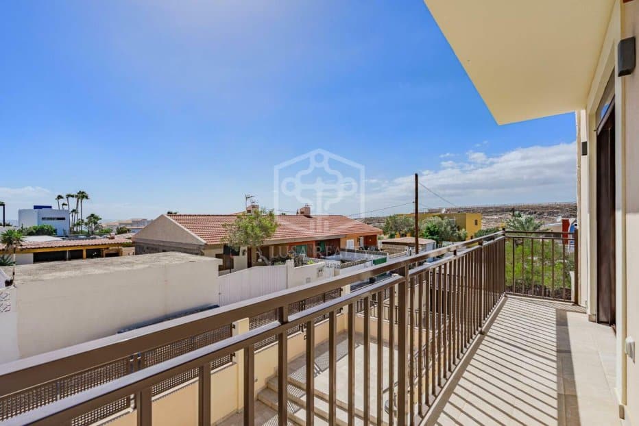 Villa in El Medano, Tenerife, Spanien 6 Schlafzimmer, 440 m2 Nr. 195647