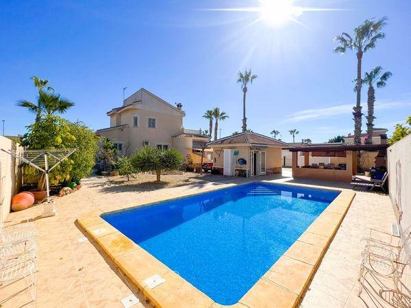 House in Ciudad Quesada, Alicante, Spain 5 bedrooms, 300 sq.m. No. 181275