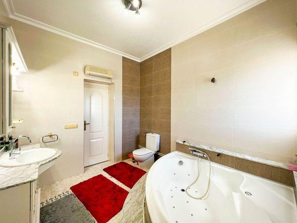 House in Ciudad Quesada, Alicante, Spain 5 bedrooms, 300 sq.m. No. 181275