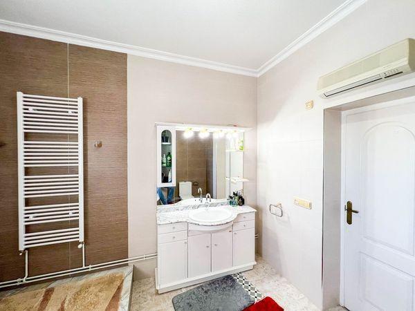 House in Ciudad Quesada, Alicante, Spain 5 bedrooms, 300 sq.m. No. 181275