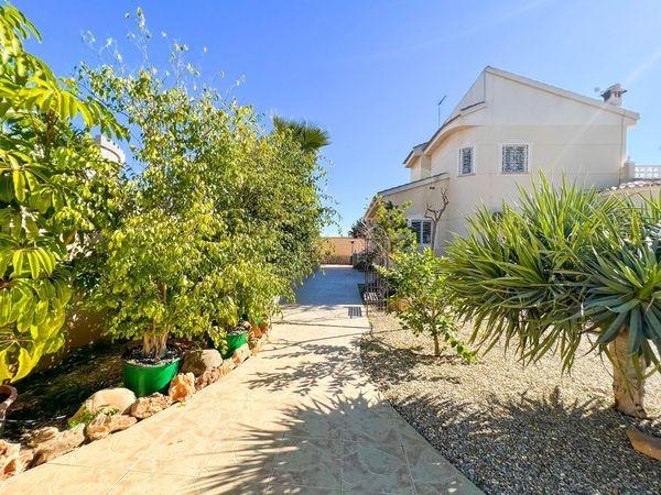 House in Ciudad Quesada, Alicante, Spain 5 bedrooms, 300 sq.m. No. 181275
