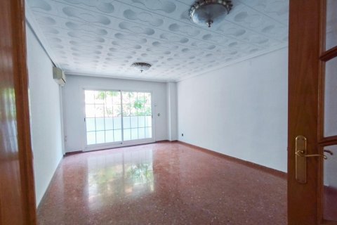 Apartment in Valencia, Spain 4 bedrooms, 118 sq.m. No. 133428