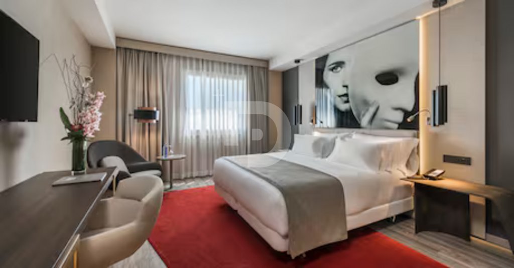 Hotel en Espagne 15000 m2 No. 151948