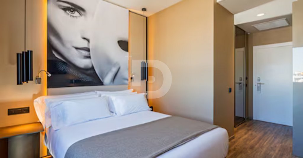 Hotel en Espagne 15000 m2 No. 151948
