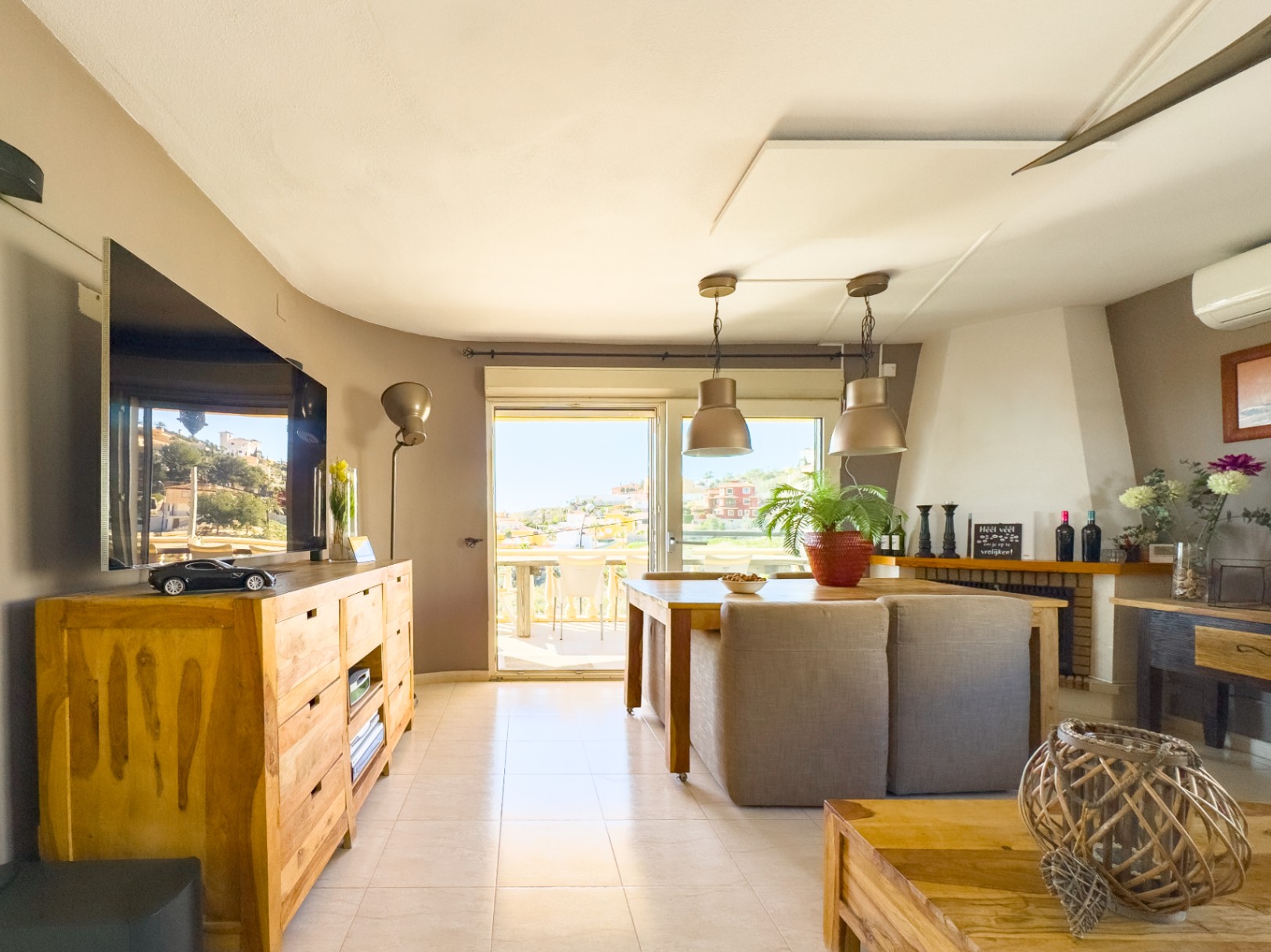Villa i El Campello, Alicante, Spanien 3 sovrum, 256 kvm. Nr. 181066