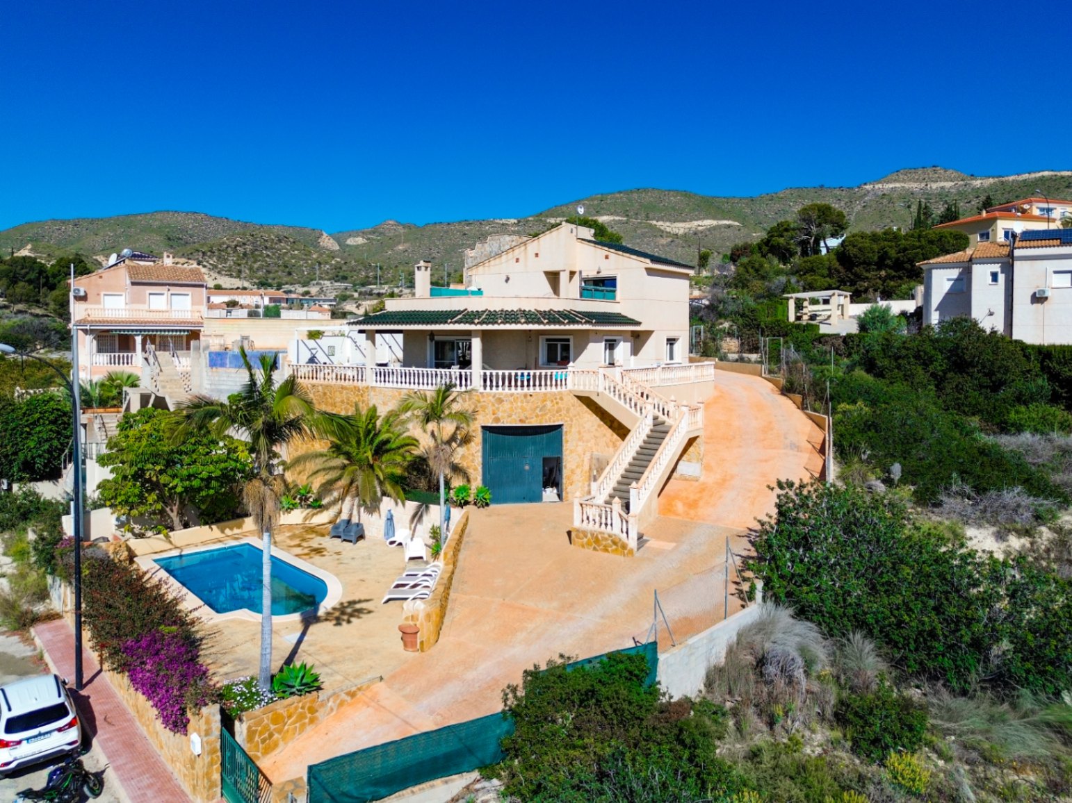 Villa i El Campello, Alicante, Spanien 3 sovrum, 256 kvm. Nr. 181066