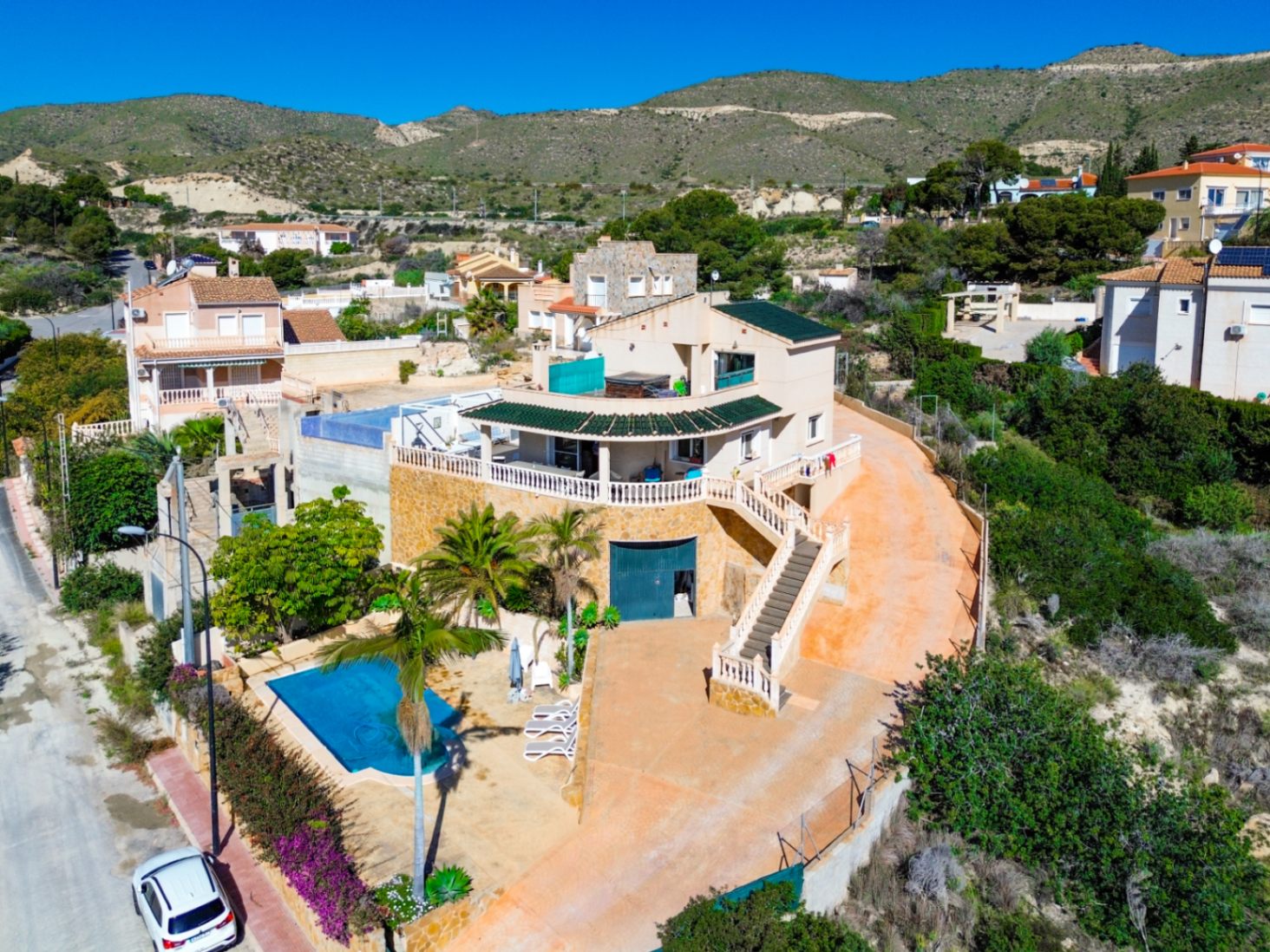Villa i El Campello, Alicante, Spanien 3 sovrum, 256 kvm. Nr. 181066