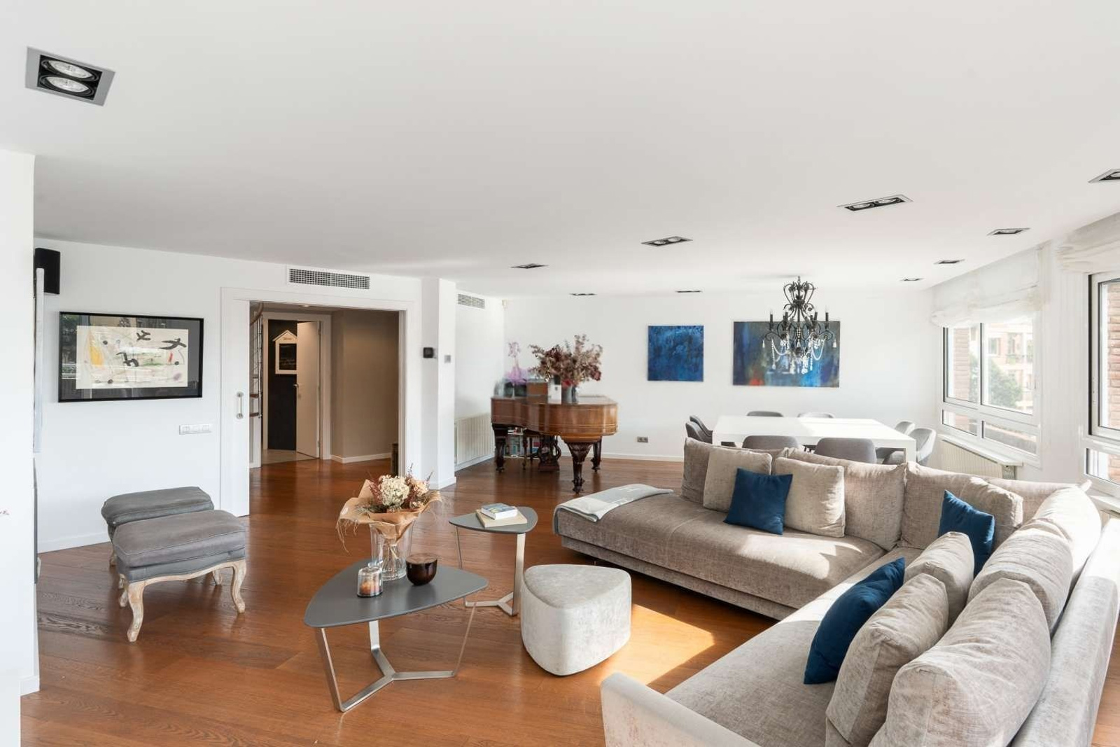 Dzīvoklis Barcelona, Spānijā 5 istabas, 260 m2 Nr. 154591