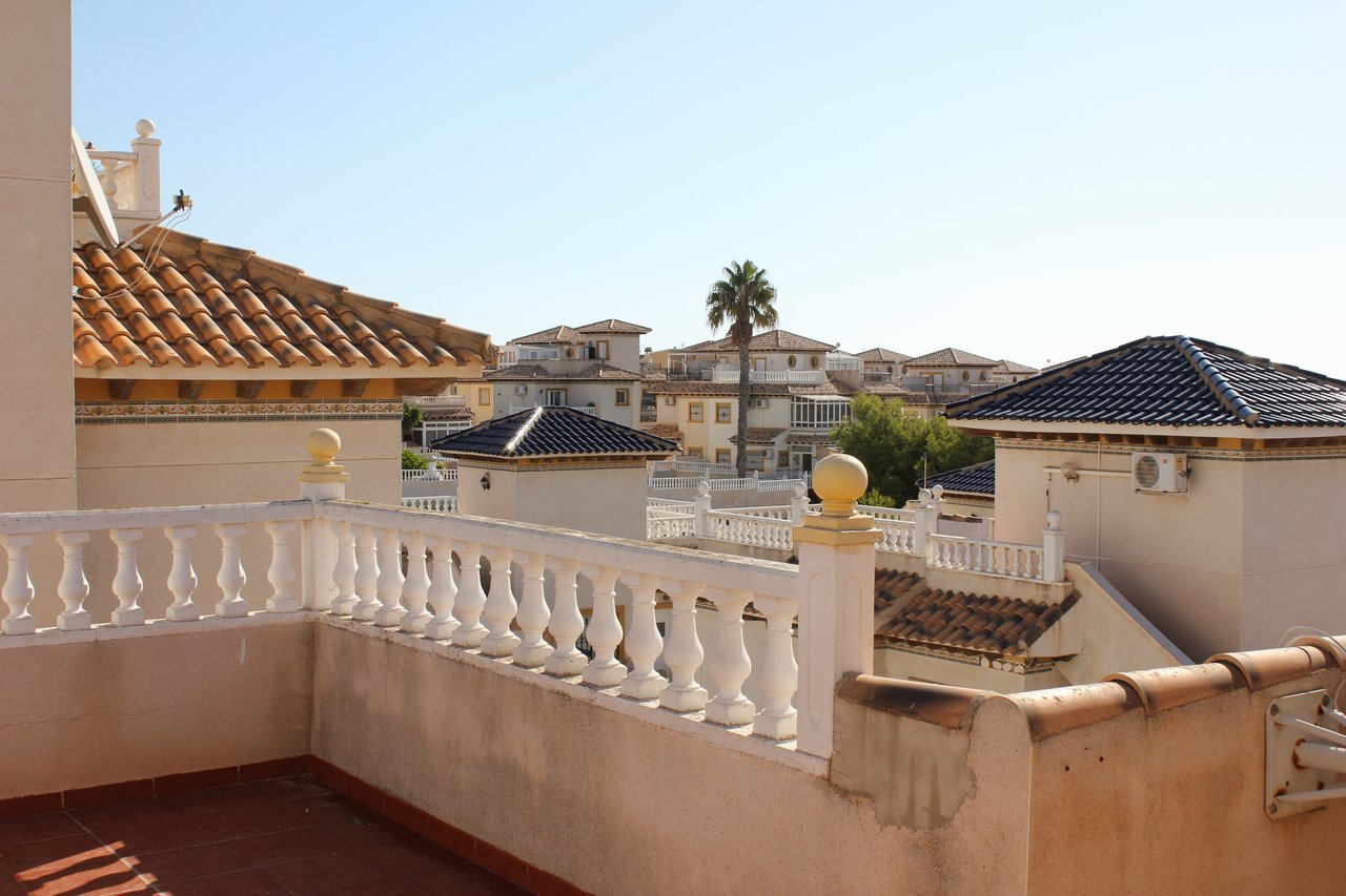 Villa à La Zenia, Alicante, Espagne 5 chambres, 178 m2 No. 195247