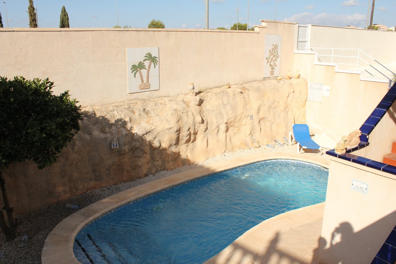 Villa à La Zenia, Alicante, Espagne 5 chambres, 178 m2 No. 195247