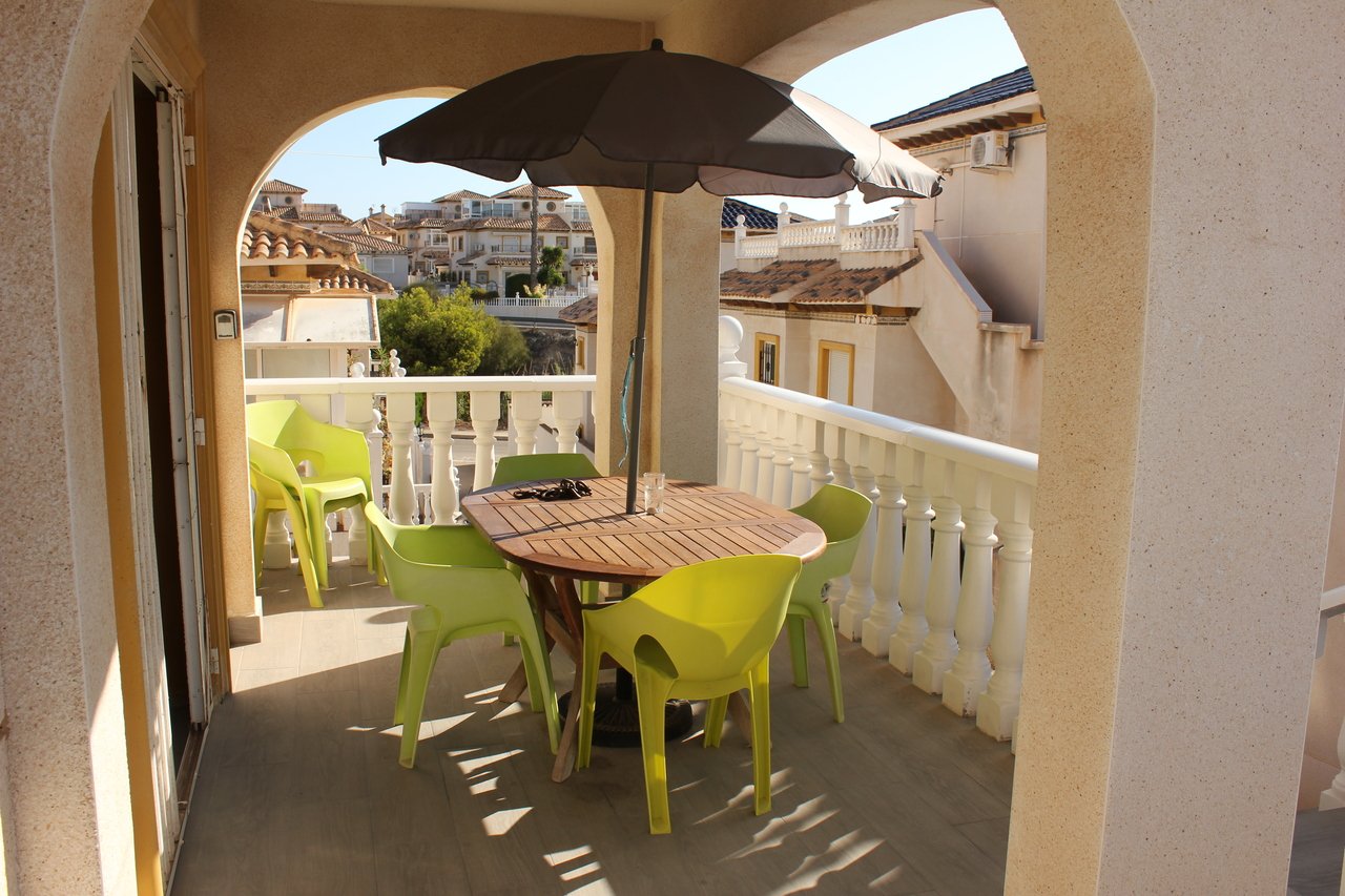 Villa à La Zenia, Alicante, Espagne 5 chambres, 178 m2 No. 195247