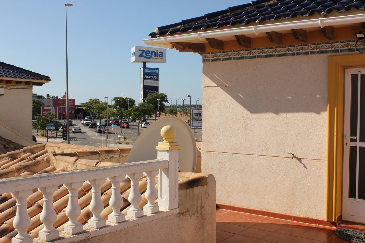 Villa à La Zenia, Alicante, Espagne 5 chambres, 178 m2 No. 195247