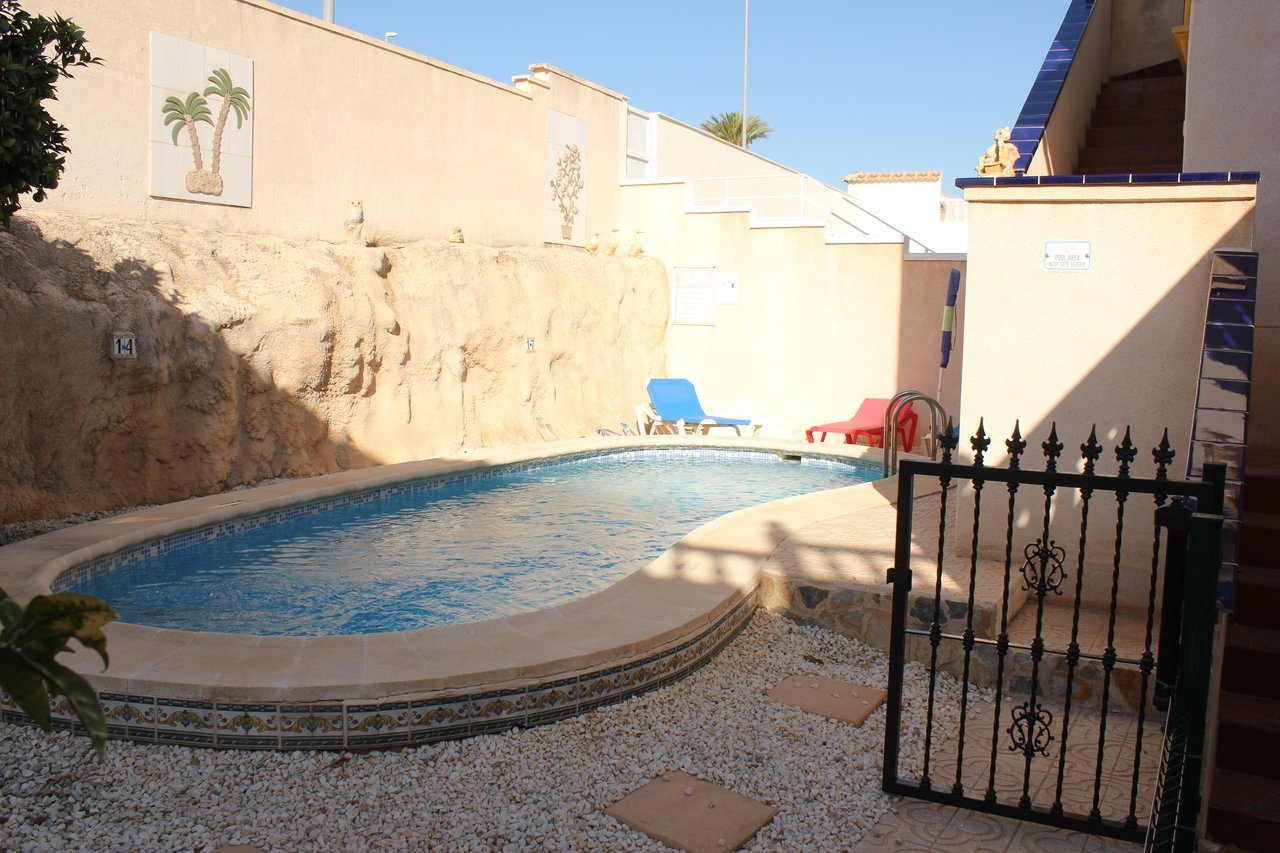 Villa à La Zenia, Alicante, Espagne 5 chambres, 178 m2 No. 195247