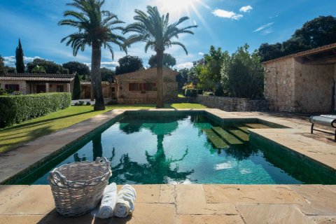 Finca in Pollenca, Mallorca, Spain 6 bedrooms, 1307 sq.m. No. 147005