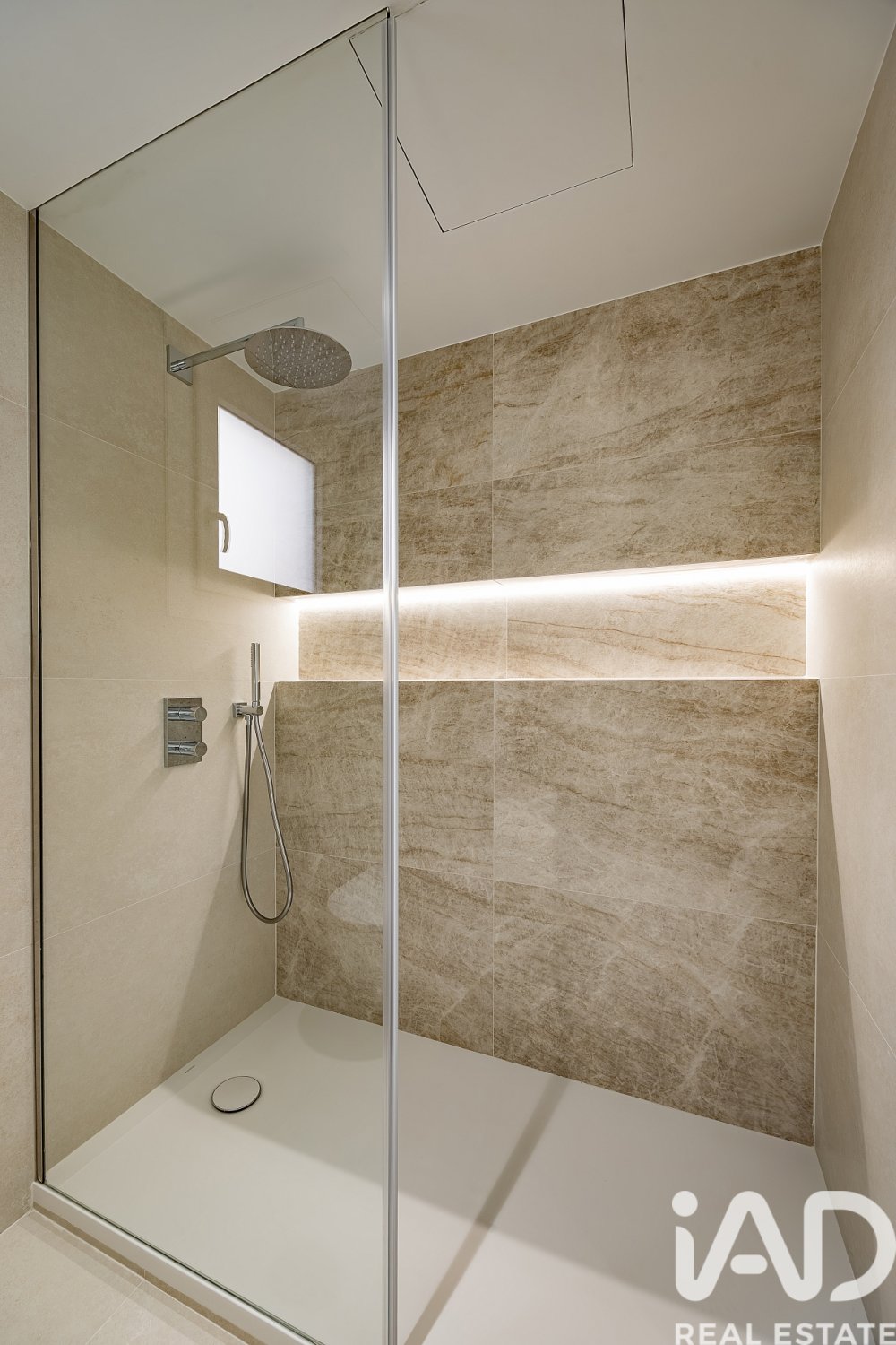 Huoneisto Madrid, Espanja 2 makuuhuonetta, 117 m2 No. 188311