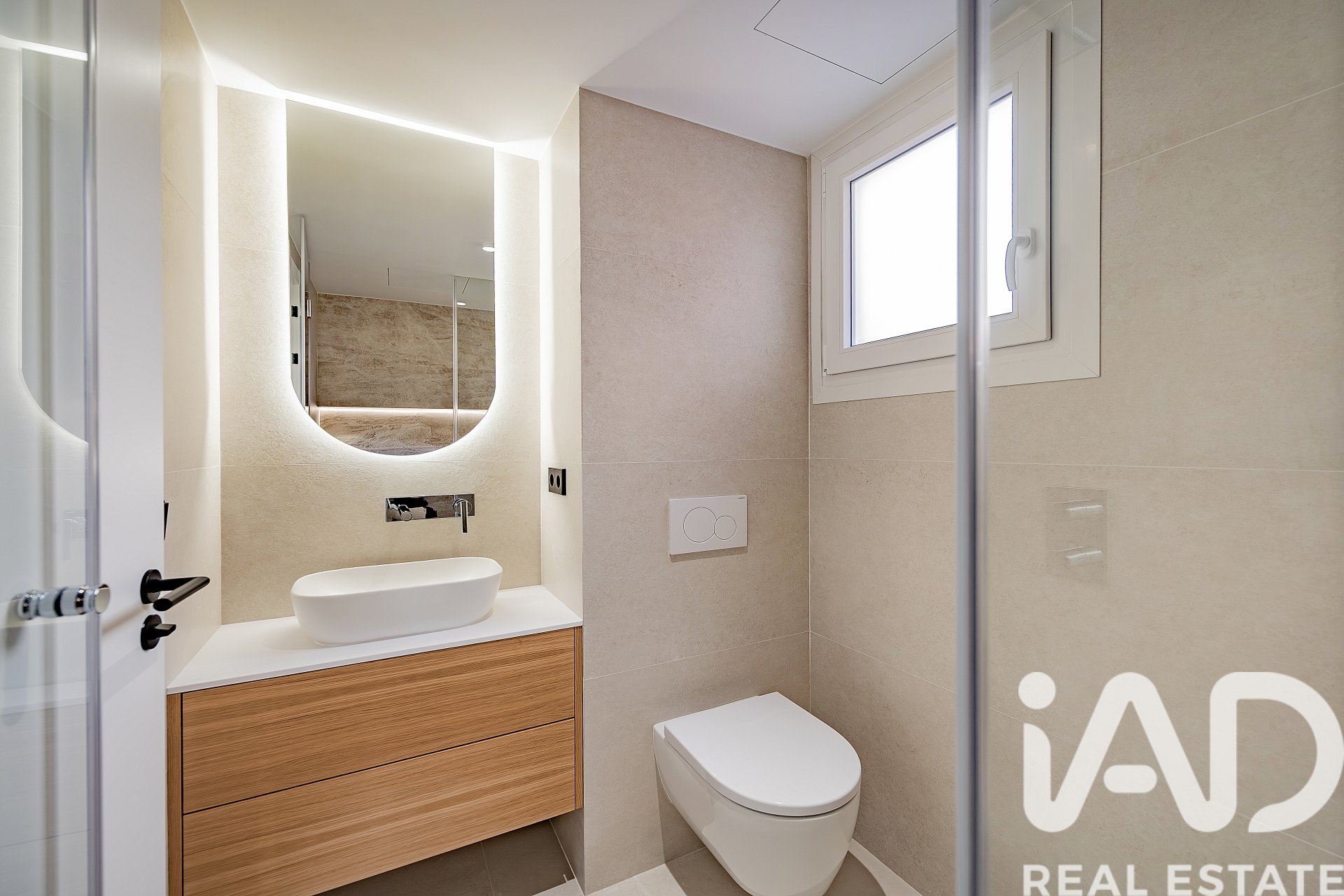 Huoneisto Madrid, Espanja 2 makuuhuonetta, 117 m2 No. 188311