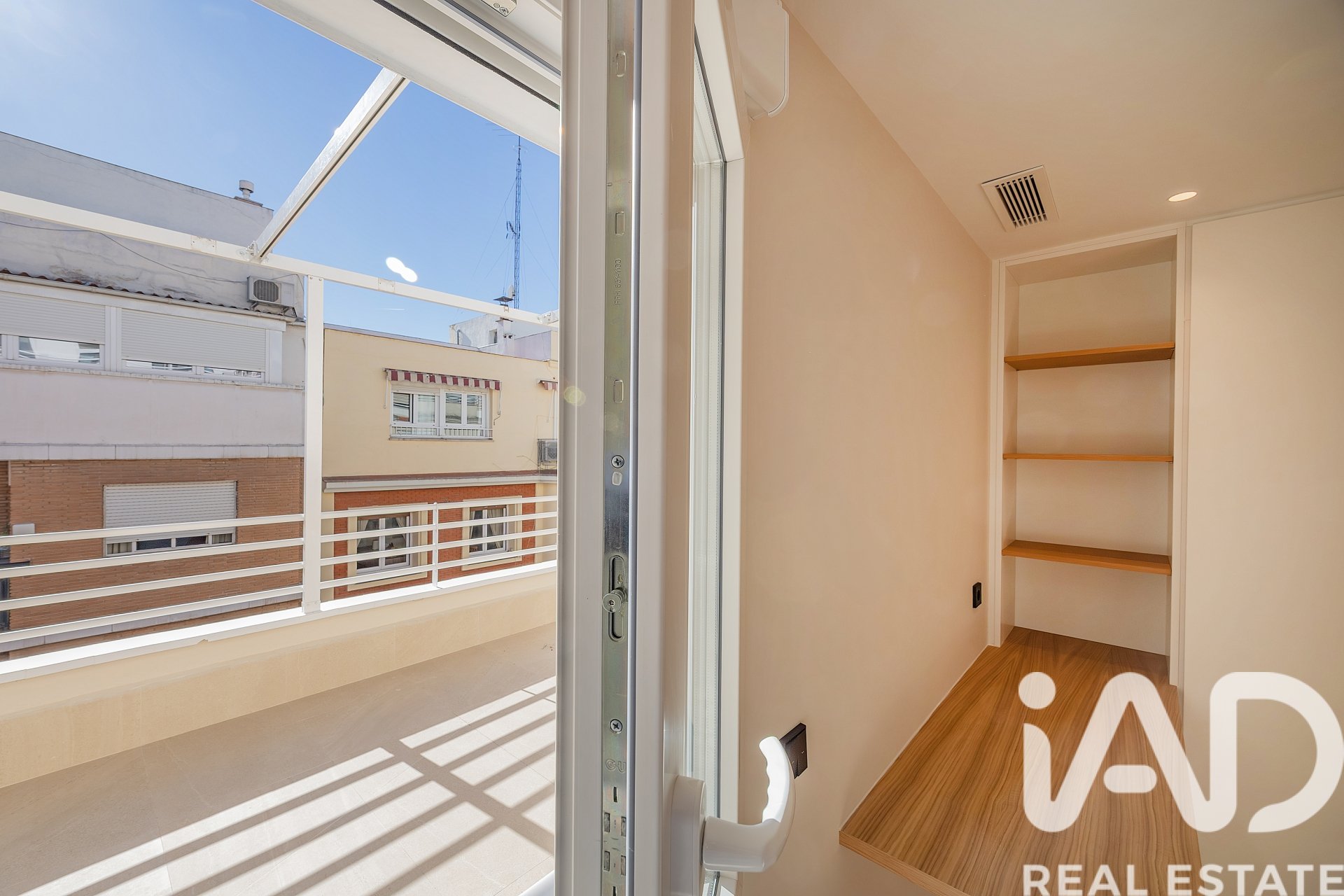 Huoneisto Madrid, Espanja 2 makuuhuonetta, 117 m2 No. 188311