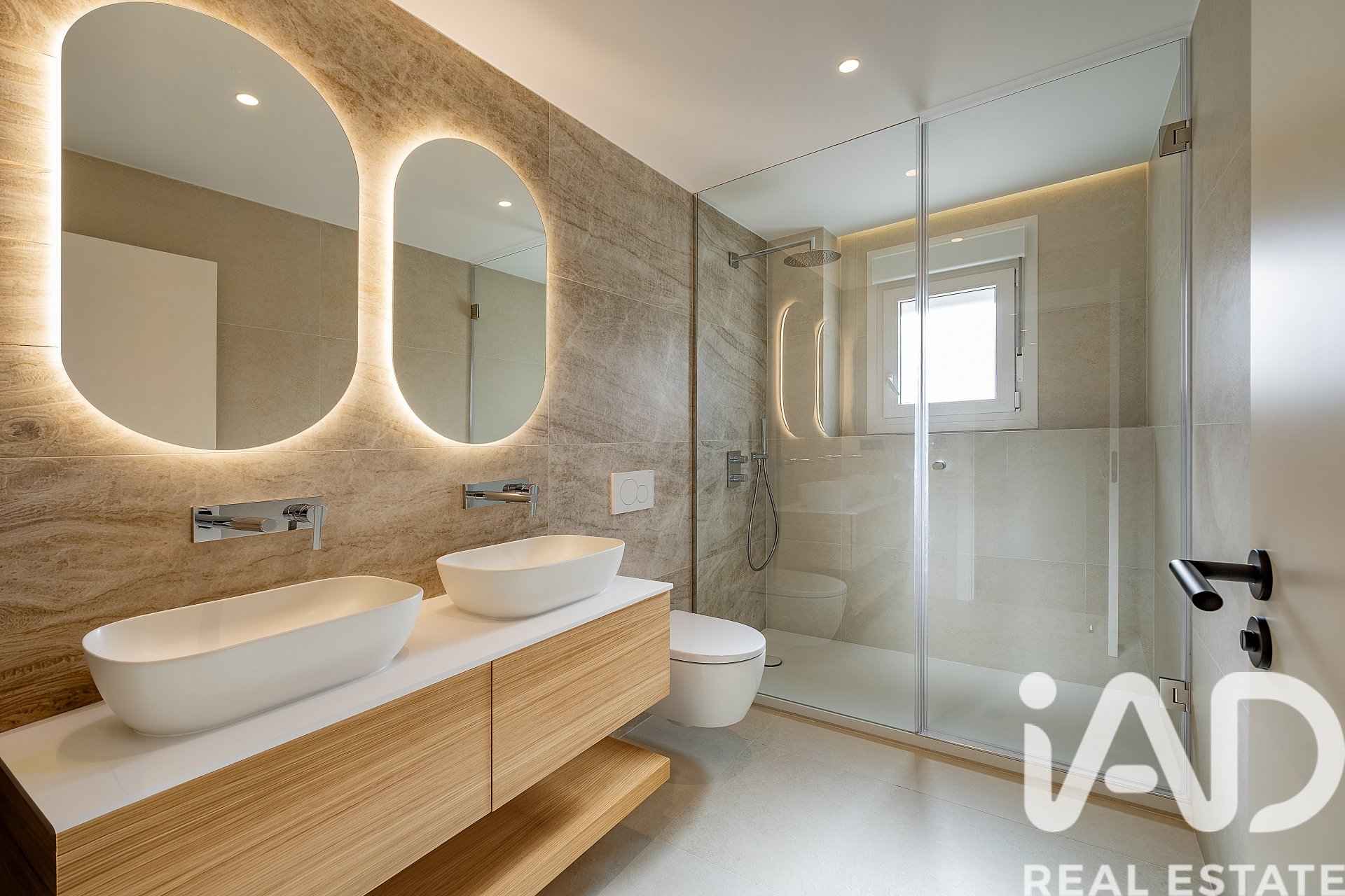 Huoneisto Madrid, Espanja 2 makuuhuonetta, 117 m2 No. 188311