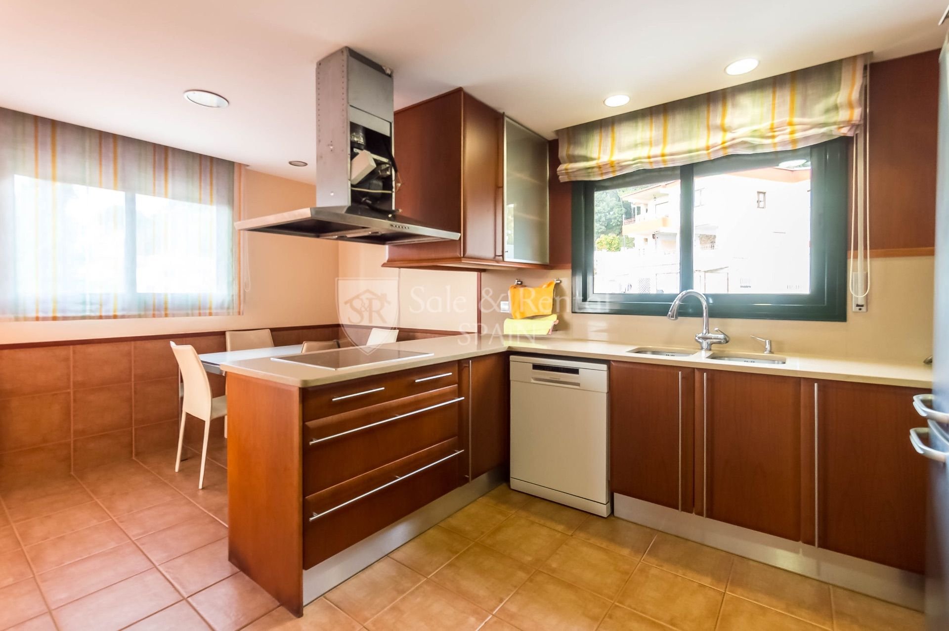 Dom w Lloret de Mar, Girona, Hiszpania 5 sypialni, 247 mkw. nr 166437