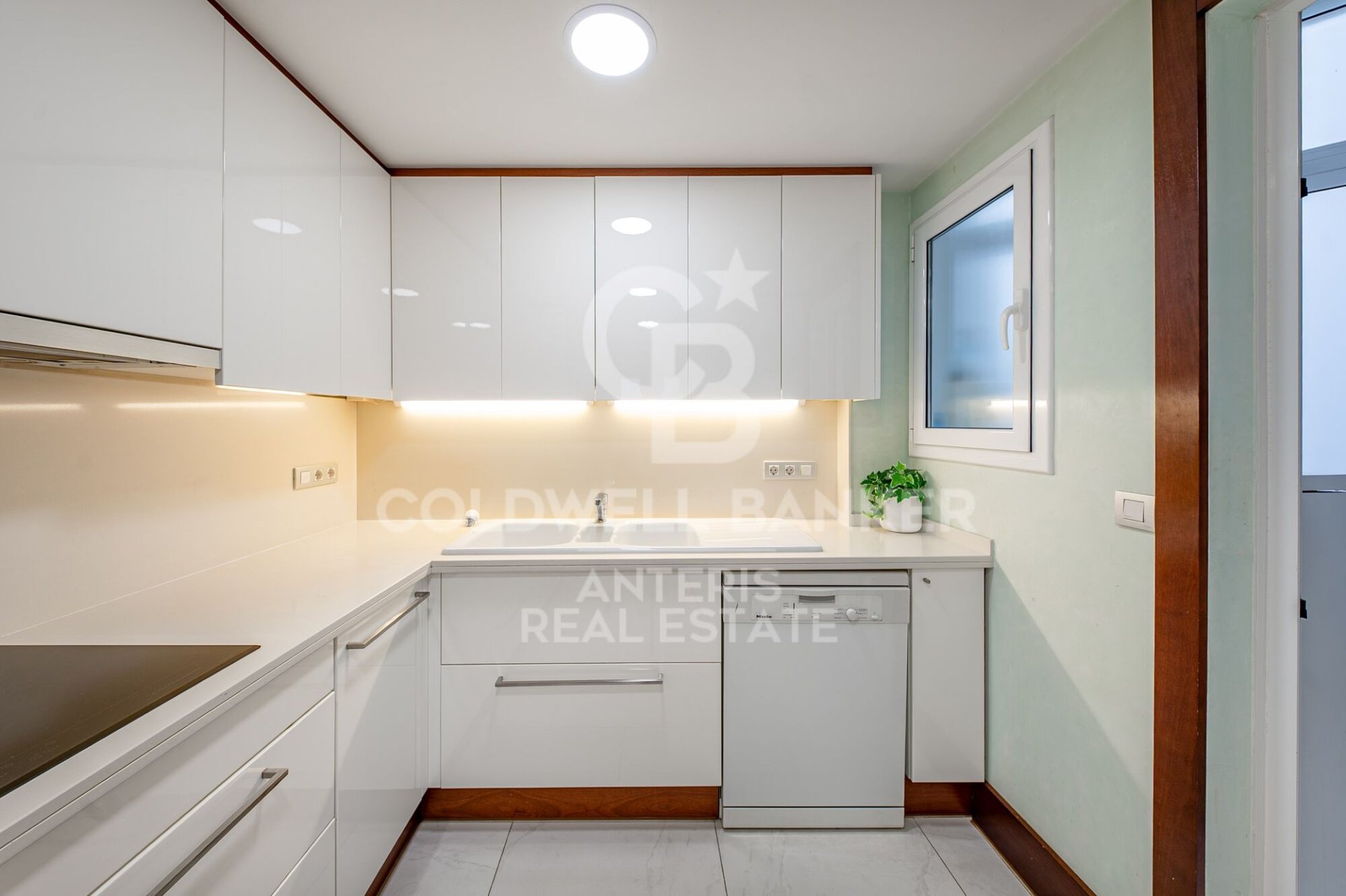 Wohnung in Barcelona, Spanien 2 Schlafzimmer, 121 m2 Nr. 178702