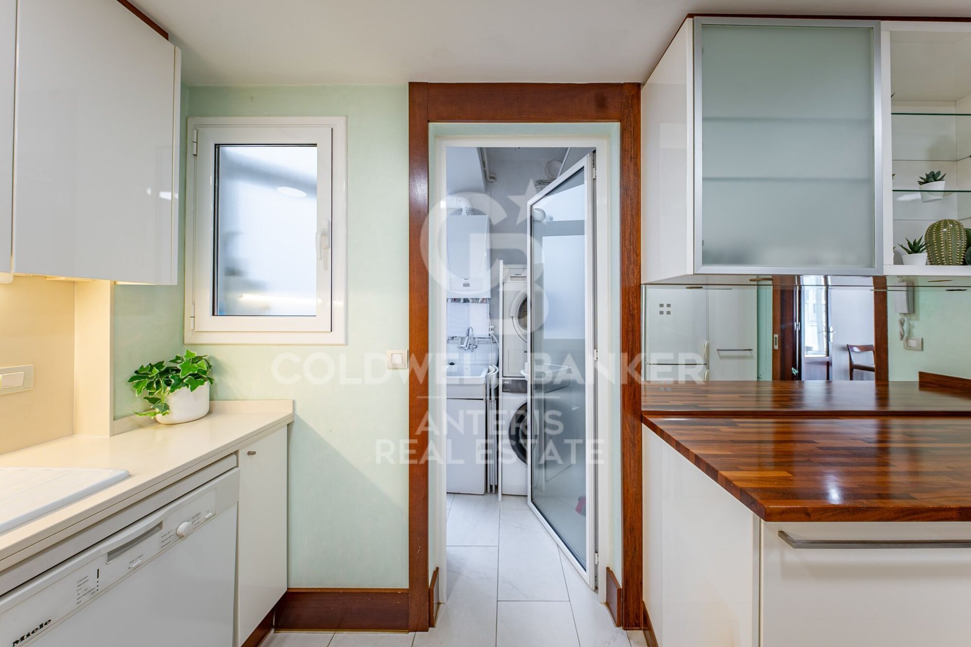 Wohnung in Barcelona, Spanien 2 Schlafzimmer, 121 m2 Nr. 178702