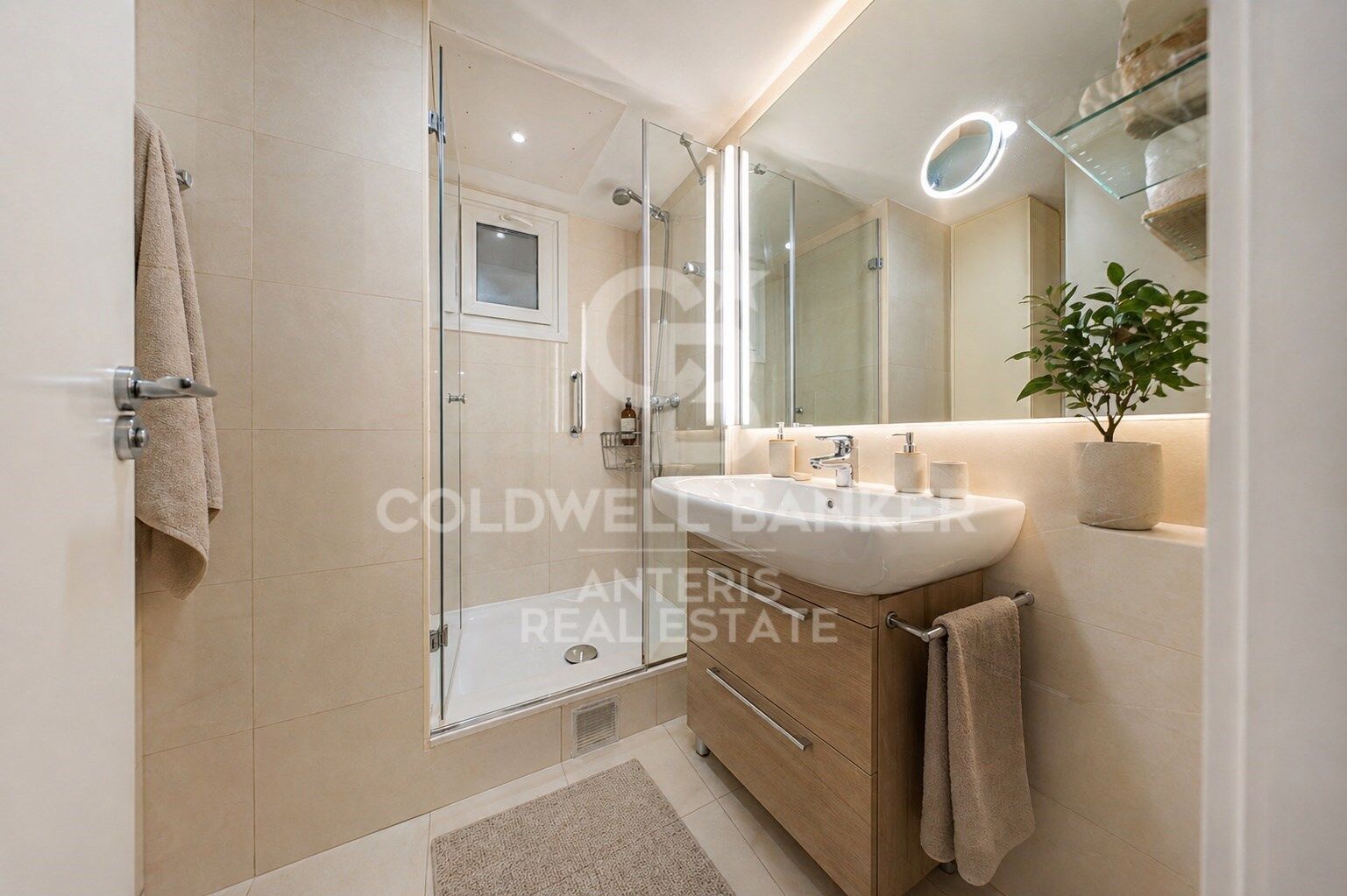Wohnung in Barcelona, Spanien 2 Schlafzimmer, 121 m2 Nr. 178702